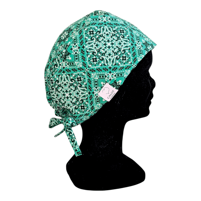 Calot médical Bandana Vert – arabesques noires blanches fond vert menthe – cousu main Normandie