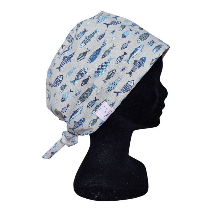 une ribambelle de petits poissons bleus et gris nageant sur un fond beige clair, pour une touche zen