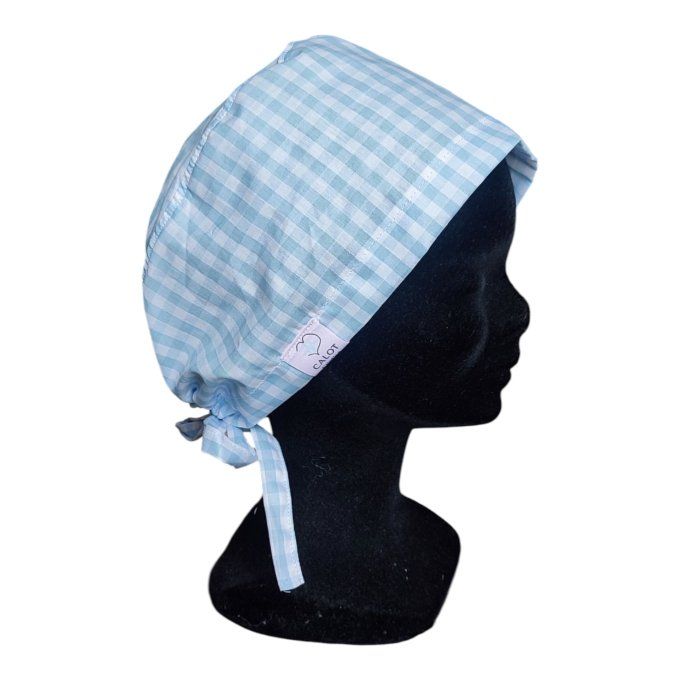 le vichy bleu ciel apporte une touche de fraîcheur et de légèreté à votre tenue, tout en restant élé