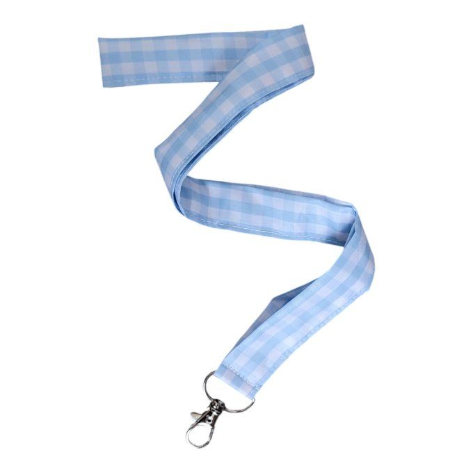 le vichy bleu ciel apporte une touche de fraîcheur et de légèreté à votre tenue, tout en restant élé